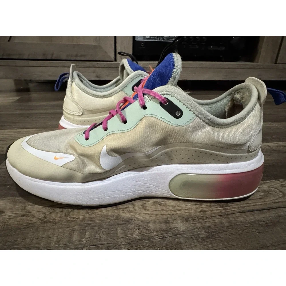 Women's Nike Air Max Dia Running Shoes CI3898-200 Fossil/Hyper Crimson Sz 7 WORN